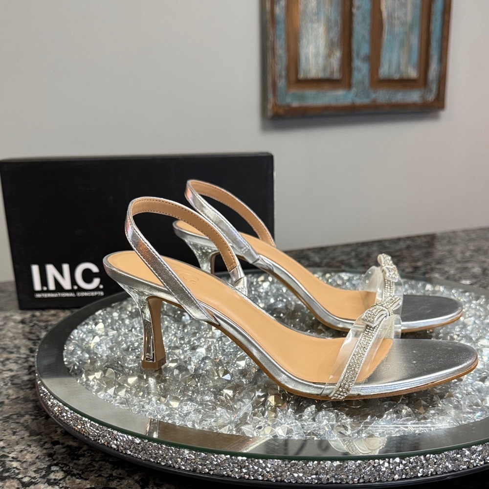 INC International Concepts Shimmering metallic Silver kitten Heels NEW 7.5